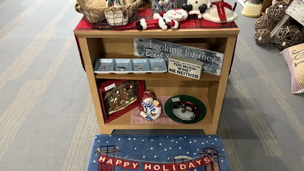 Consignment store in Highland, Illinois: Bargain Bubbles Social Shop