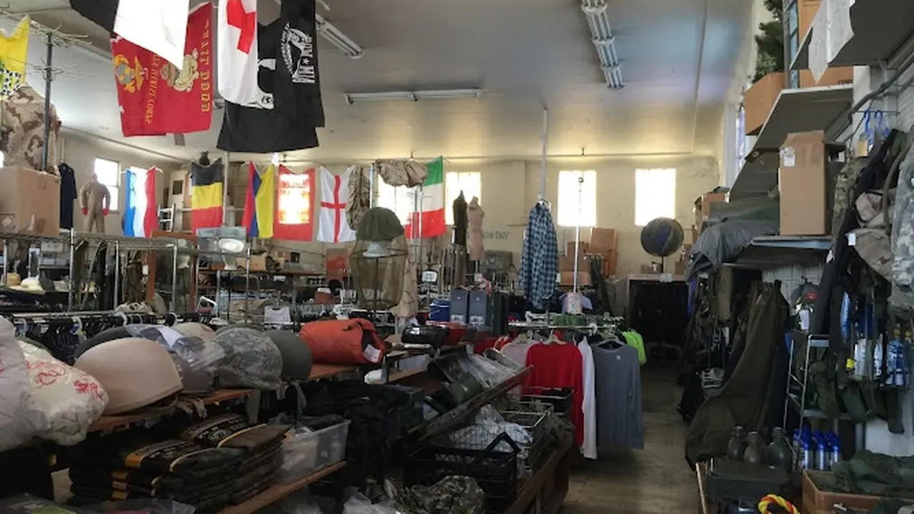 Consignment store in San Diego, California: Bargain Center