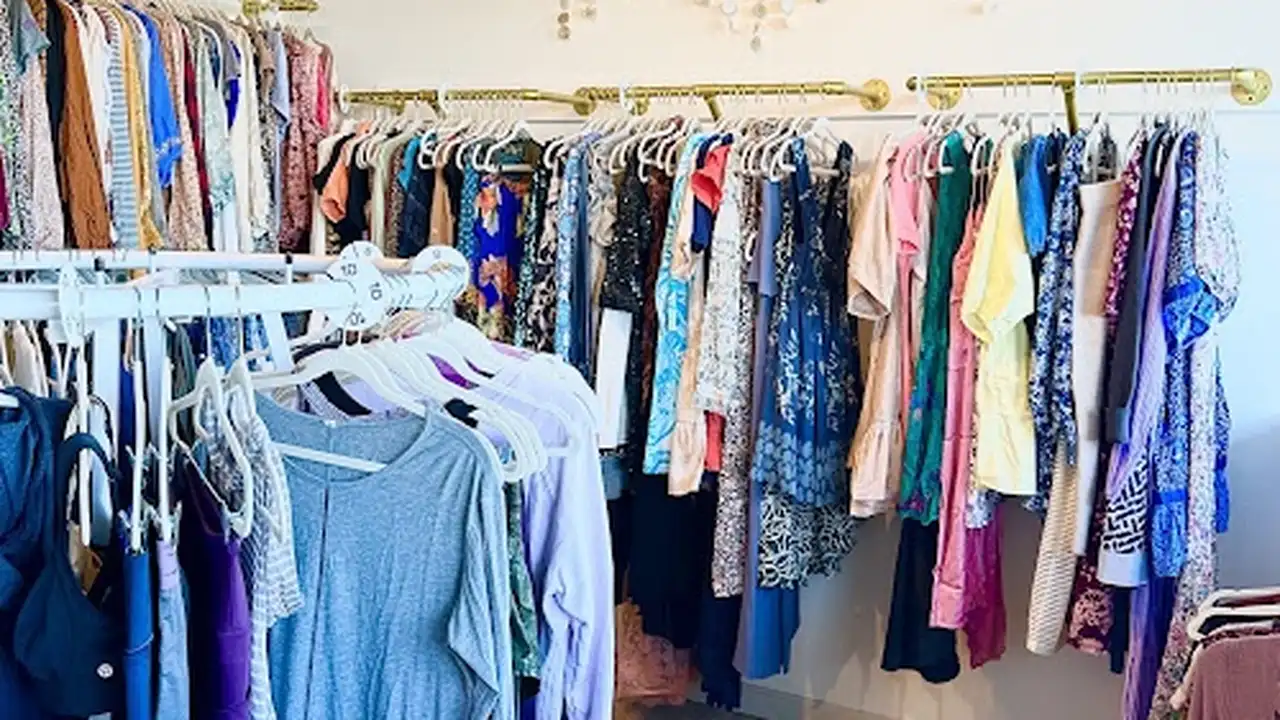 Consignment store in Hull, Massachusetts: Baystate Boutique & Consignment