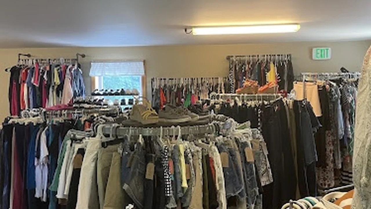 Consignment store in Waterville, Maine: Bearly Used Boutique