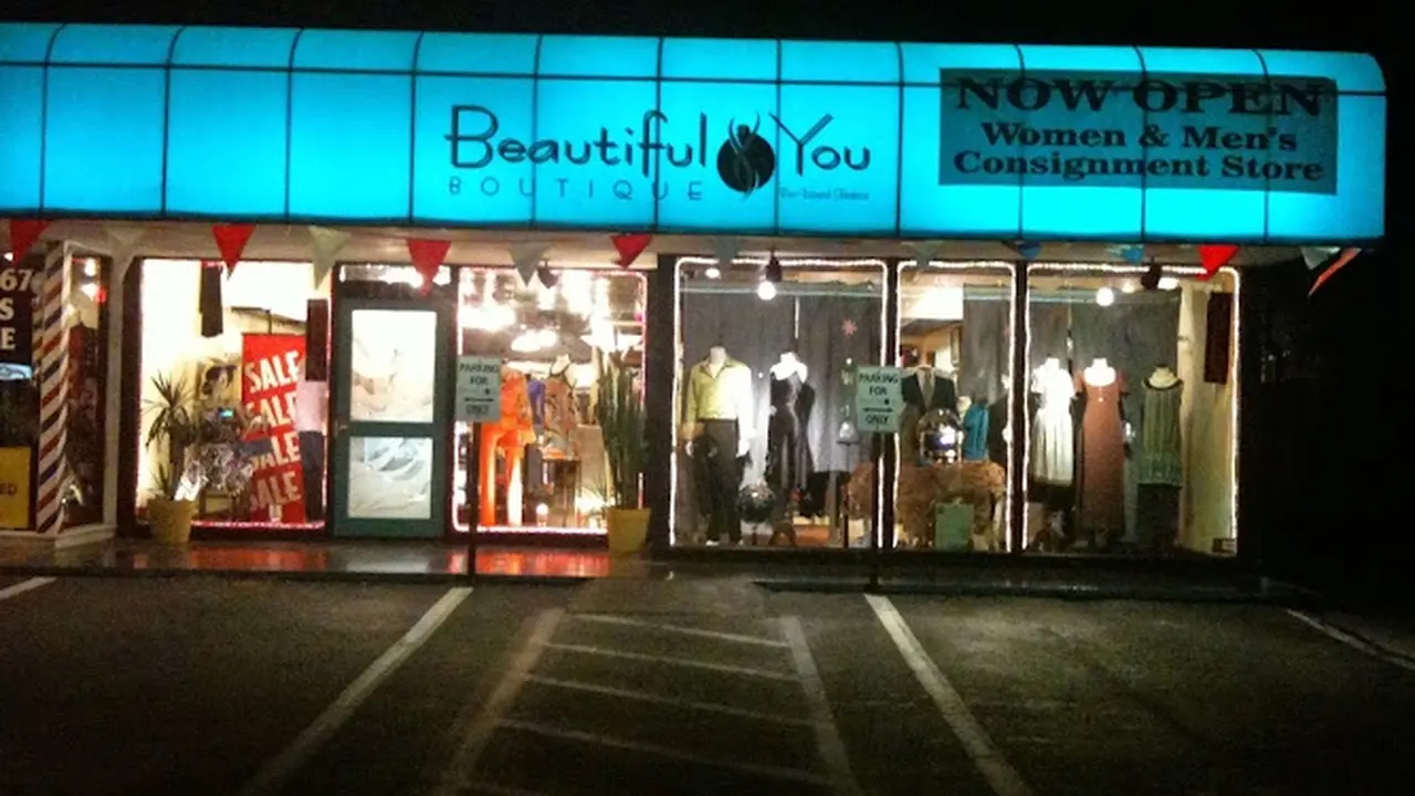 Consignment store in Sarasota, Florida: Beautiful You Boutique