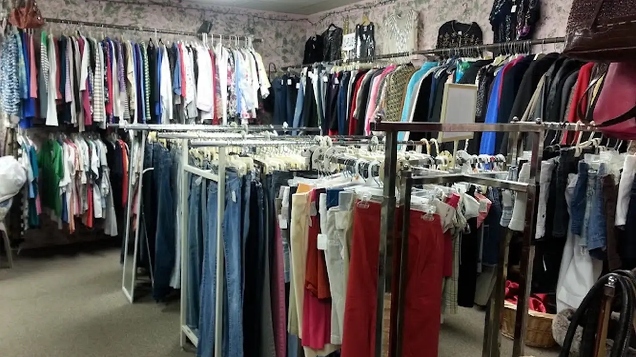 Consignment store in Winthrop, Maine: Becky's Second Time Around
