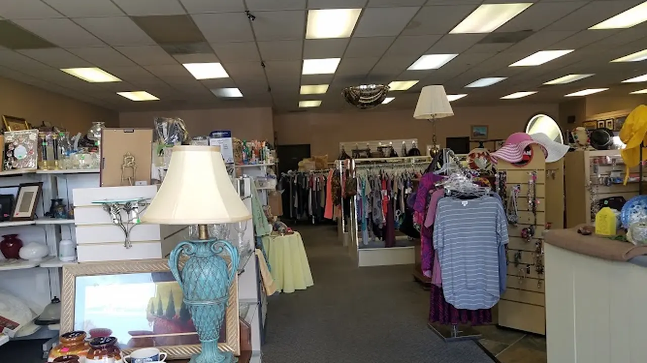 Consignment store in North Tazewell, Virginia: Bee-N Thrifty Consignment