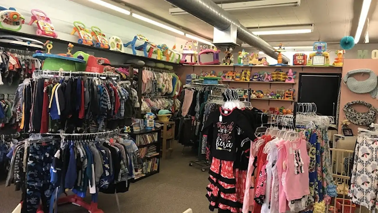 Consignment store in Mountain Home, Idaho: Beedashing Consignment Boutique