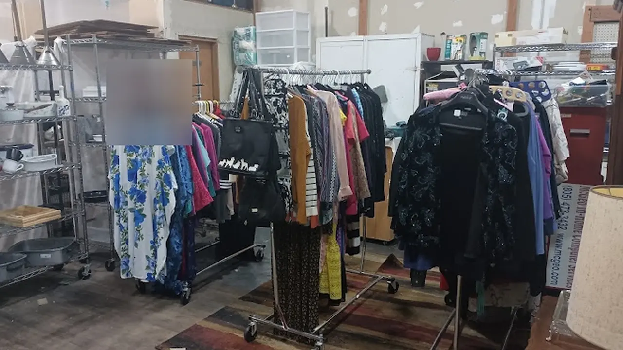 Consignment store in Corvallis, Oregon: Beehive Vintage Marketplace