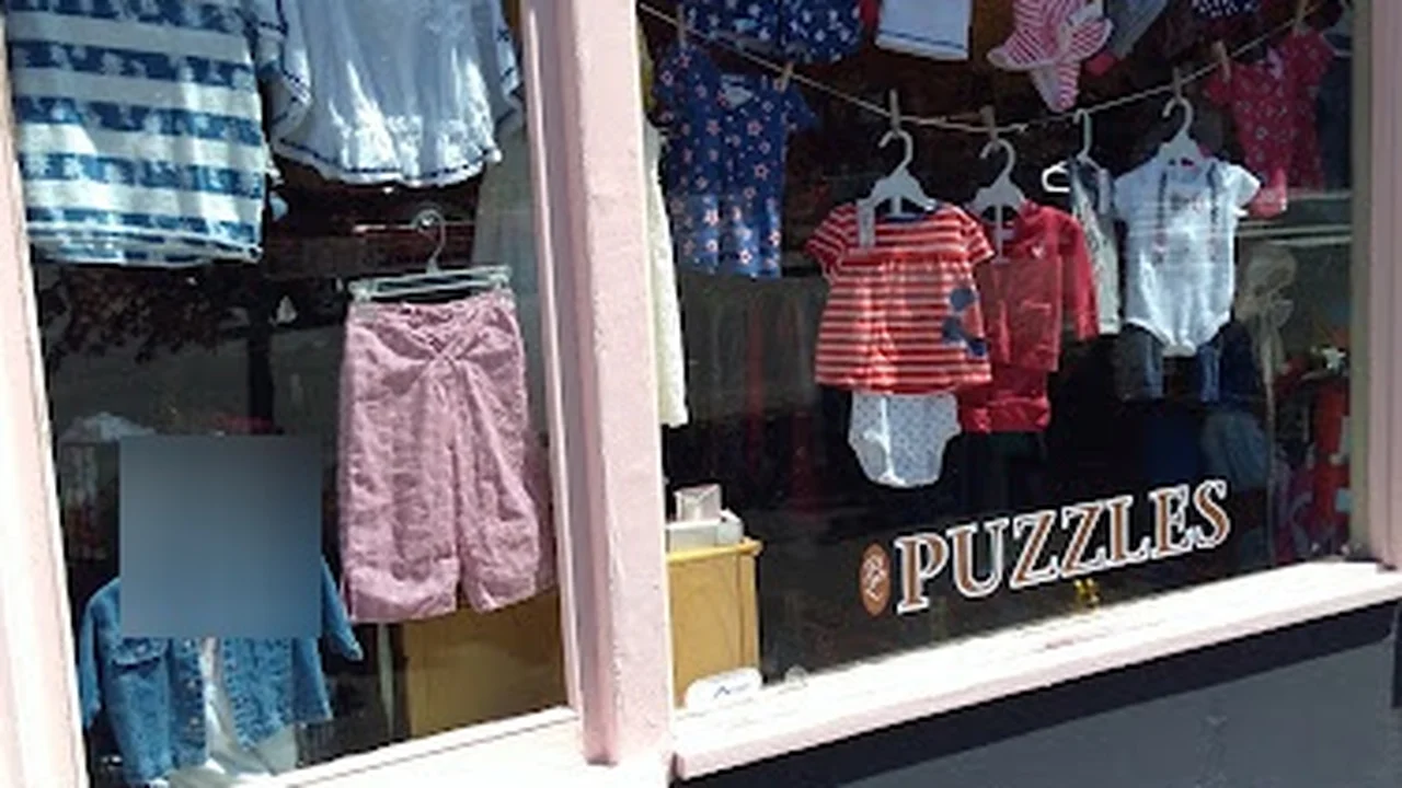Consignment store in Bremerton, Washington: Bella Luna Consignment Boutique