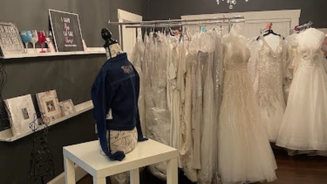 Consignment store in Spring, Texas: Bells and the Ball Bridal