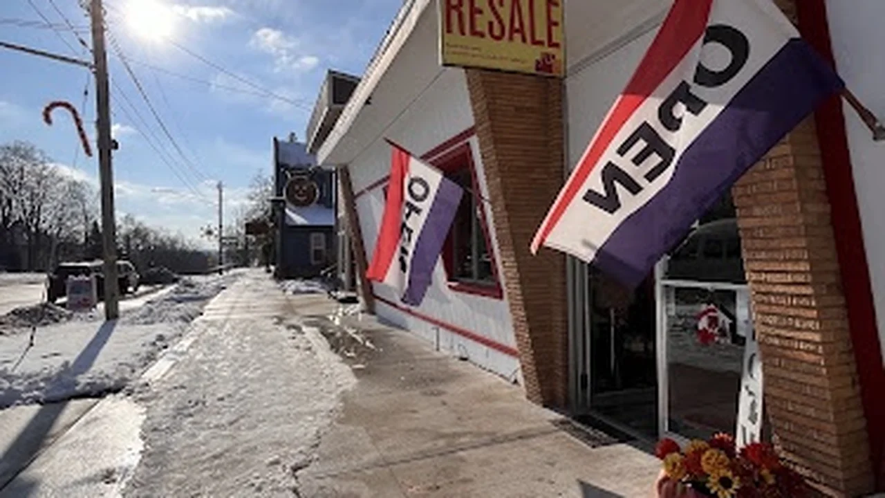 Consignment store in Benzonia, Michigan: Benzie Friends Resale & Consignment