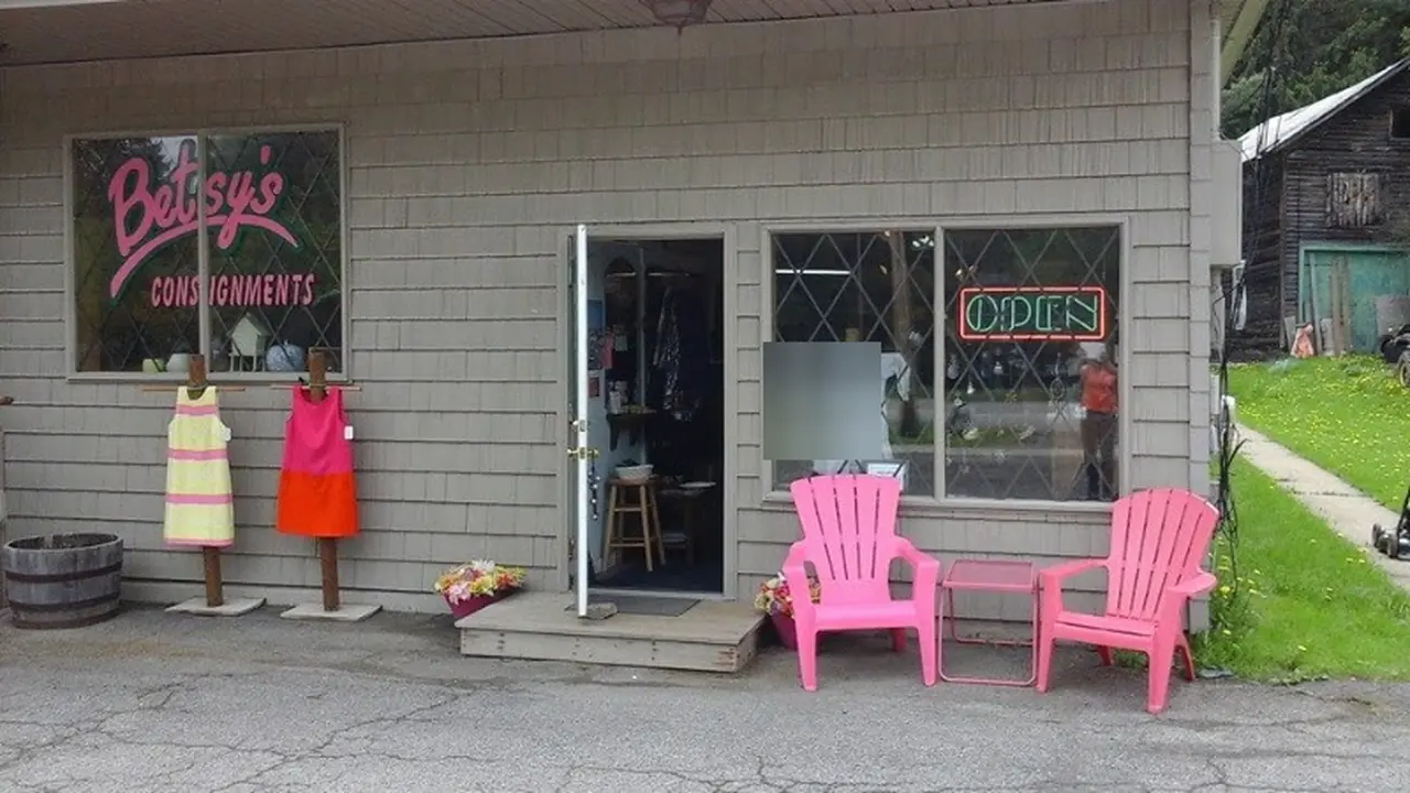 Consignment store in Ellicottville, New York: Betsy's Consignments