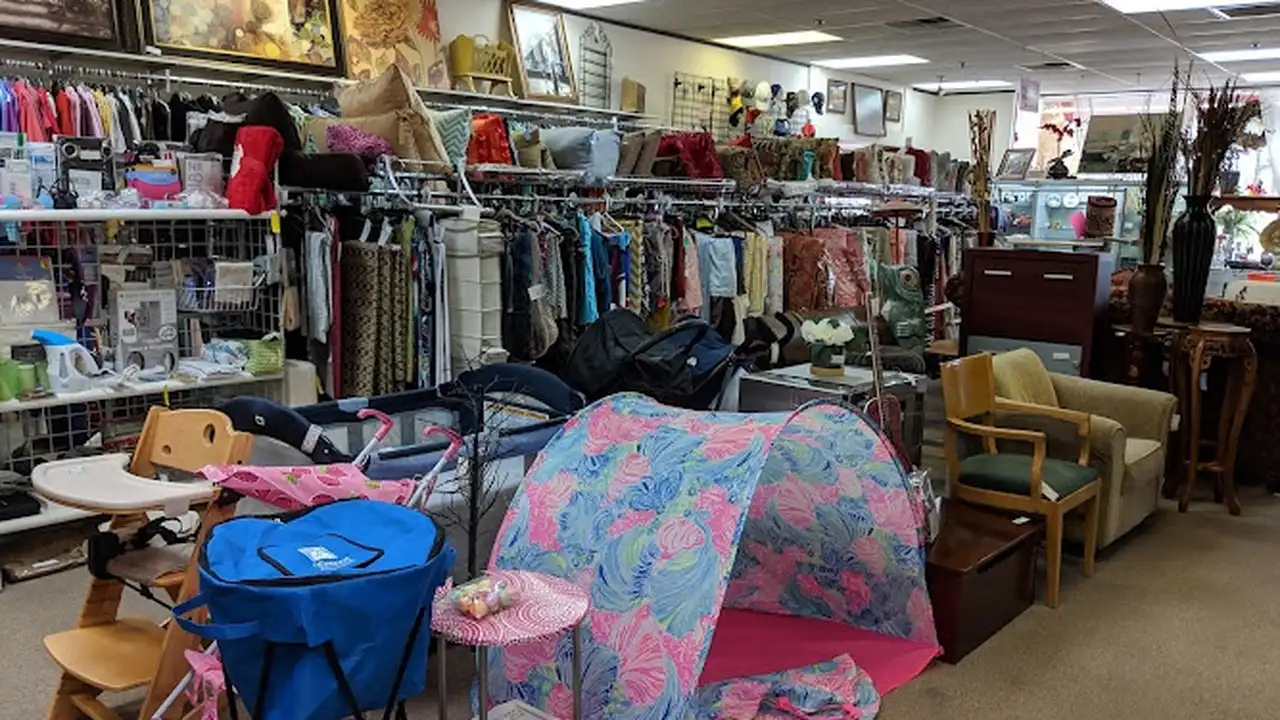 Consignment store in Paducah, Kentucky: Between Friends Consignment