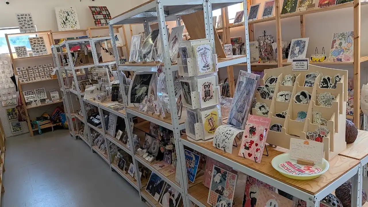 Consignment store in Seattle, Washington: Big Whale Consignment