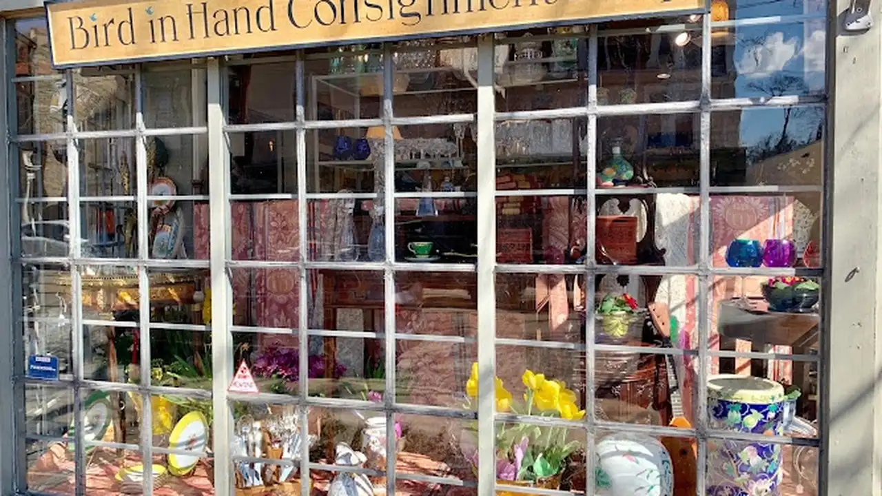 Consignment store in Philadelphia, Pennsylvania: Bird In Hand Consignment Shop