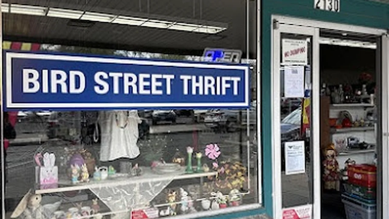 Consignment store in Oroville, California: Bird Street Thrift