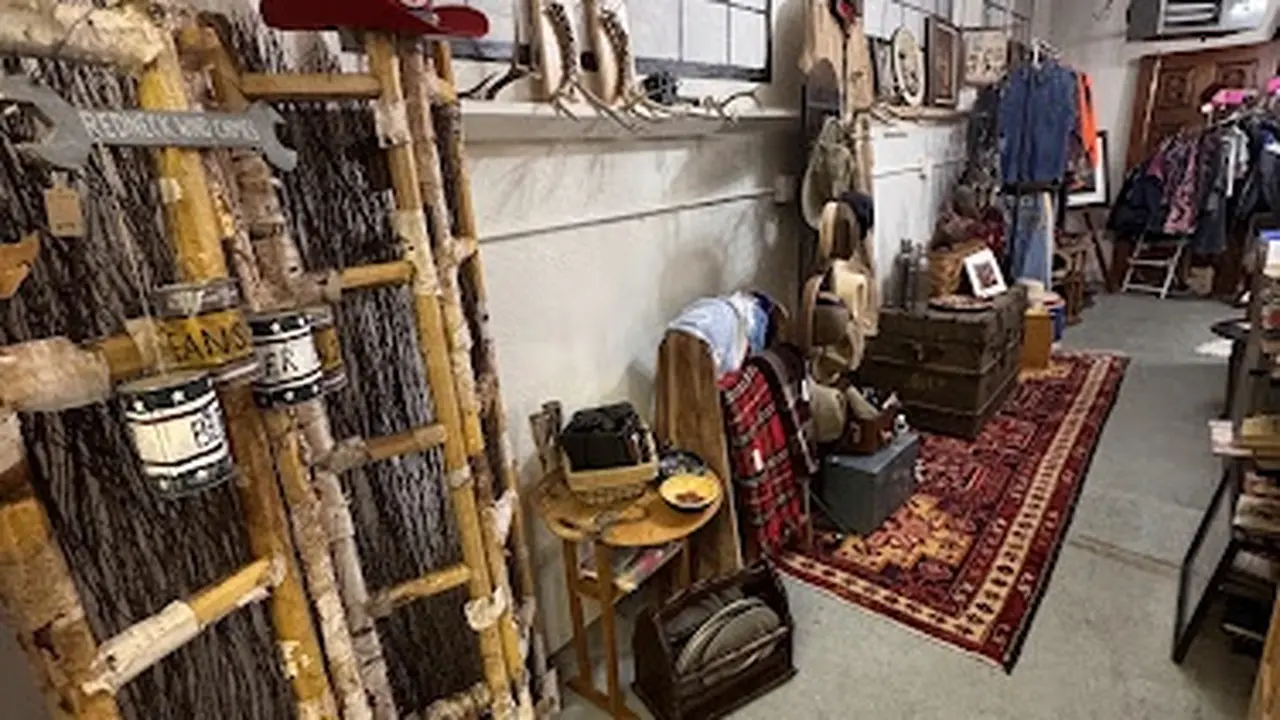 Consignment store in Anaconda, Montana: Black Dog Antiques