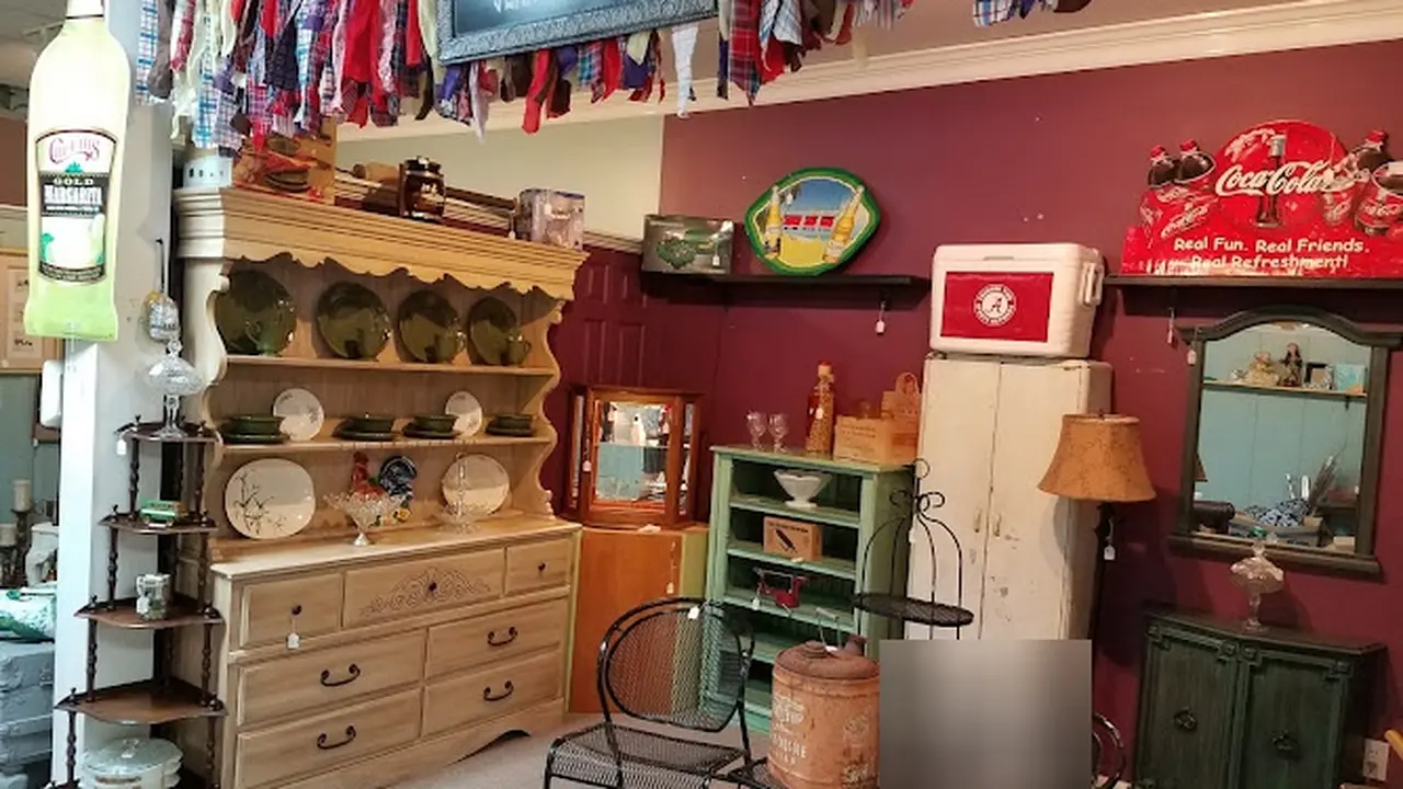 Consignment store in Arab, Alabama: Black's Old & New Mall