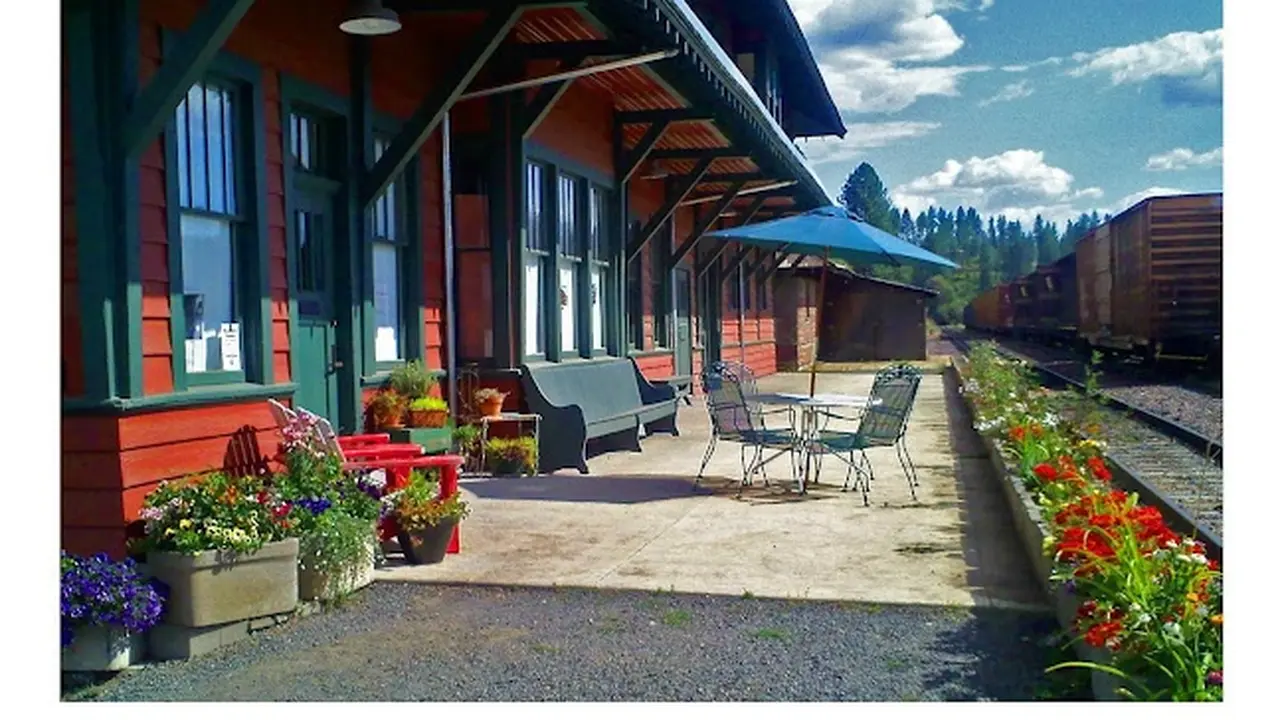 Consignment store in Potlatch, Idaho: BlackBird at the Depot