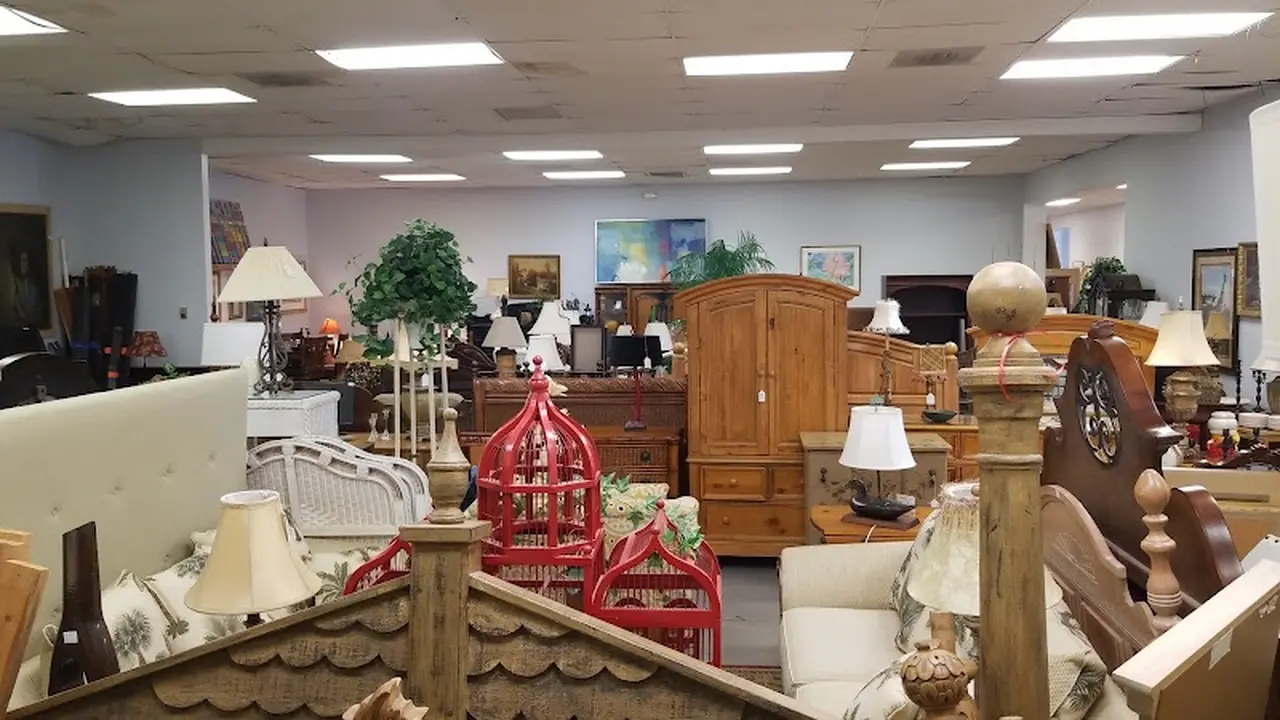 Consignment store in Stuart, Florida: Bloom Again Consignment