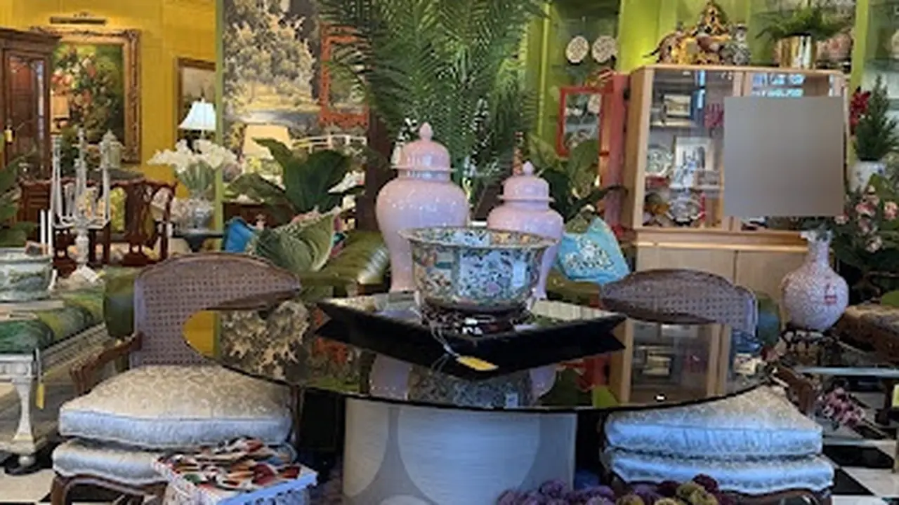 Consignment store in Southern Pines, North Carolina: Bloom Once Again