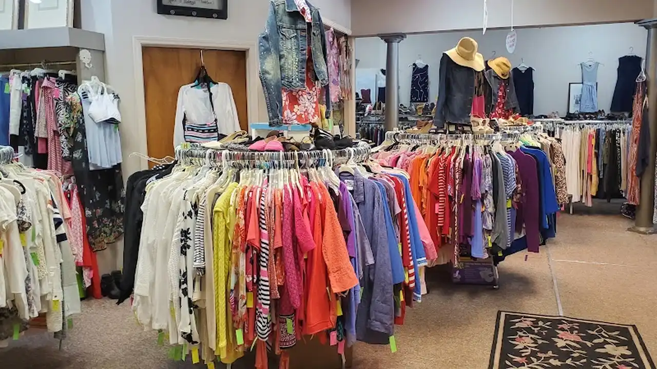 Consignment store in Petoskey, Michigan: Bloomin’ Consignment & Home Goods