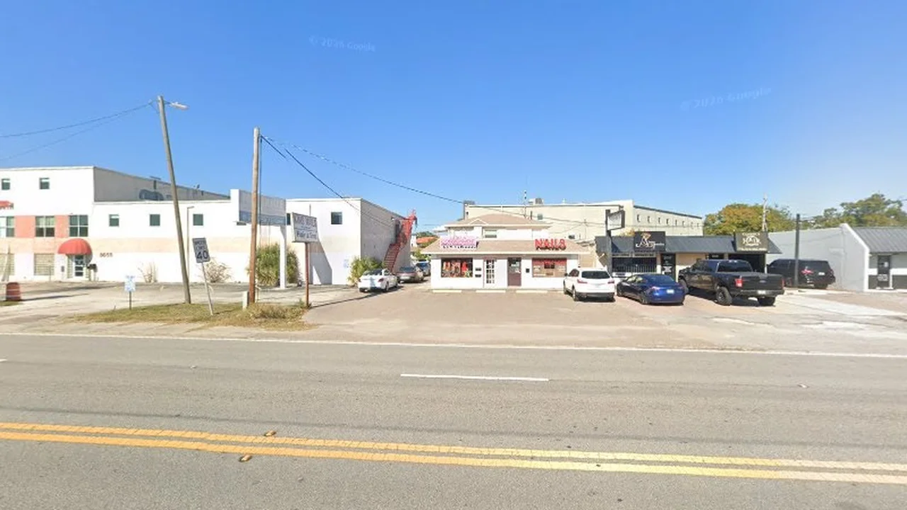 Consignment store in Tampa, Florida: Blooming Bird Consignment