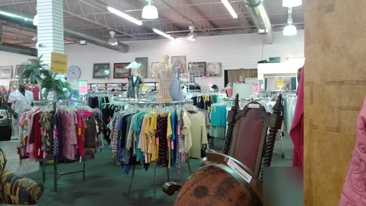 Consignment store in Little River, South Carolina: Bloomingail's Consignment