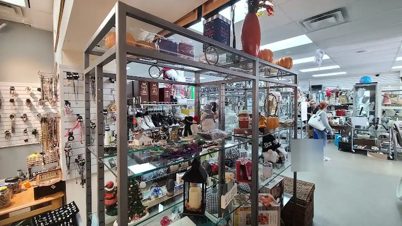 Consignment store in Middletown Township, New Jersey: Bo's Attic