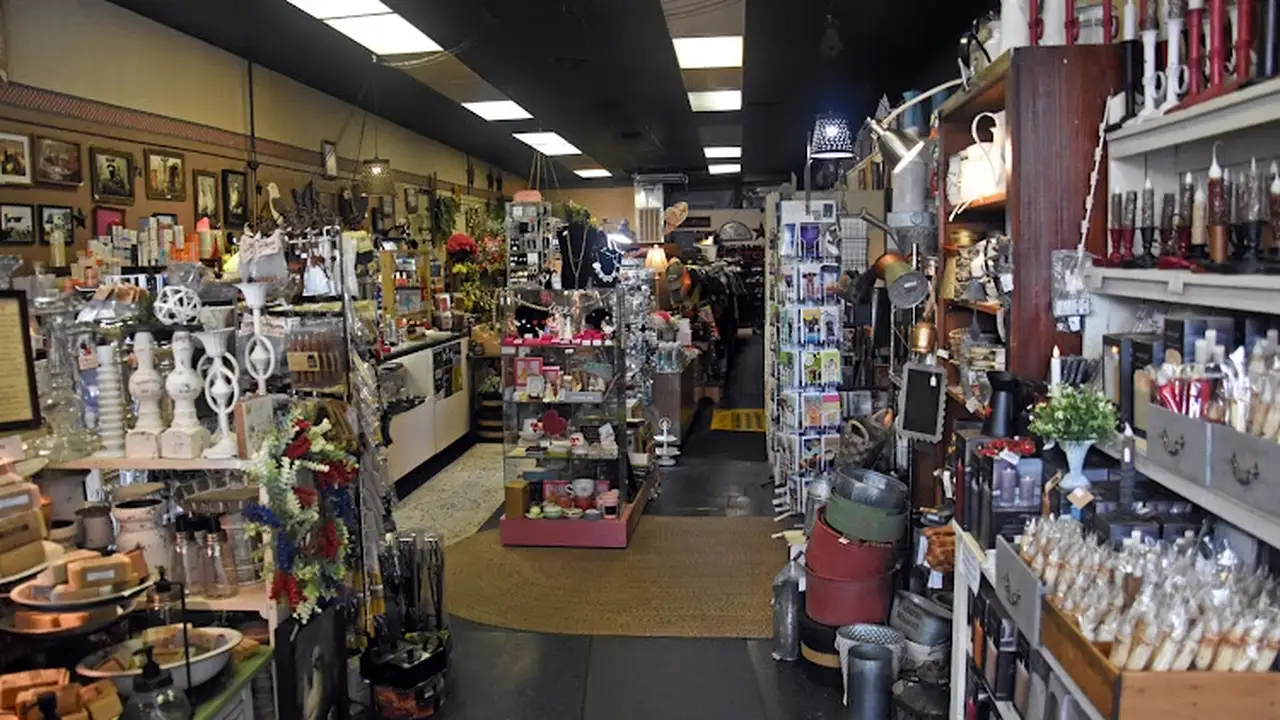 Consignment store in Centerville, Iowa: Bonnie's Needful Things