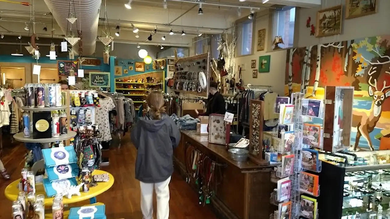 Consignment store in Brattleboro, Vermont: Boomerang