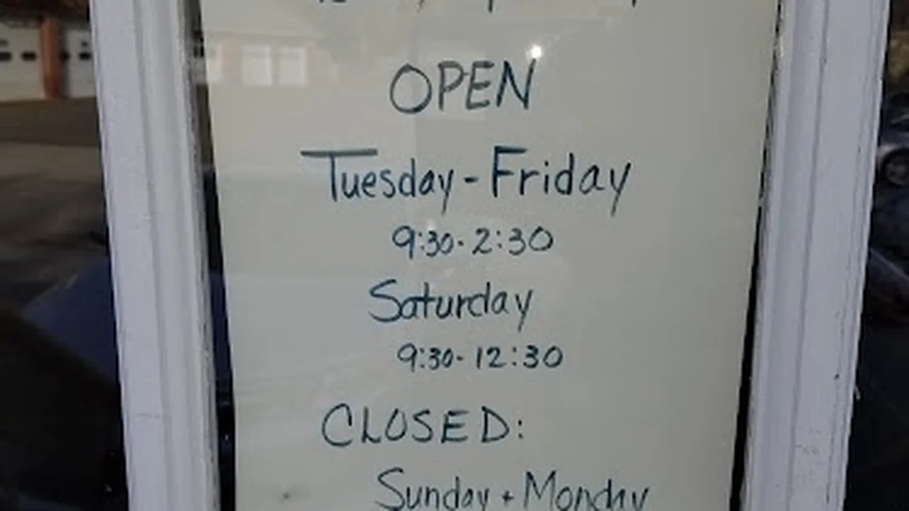 Consignment store in Topsfield, Massachusetts: Box Top Shop
