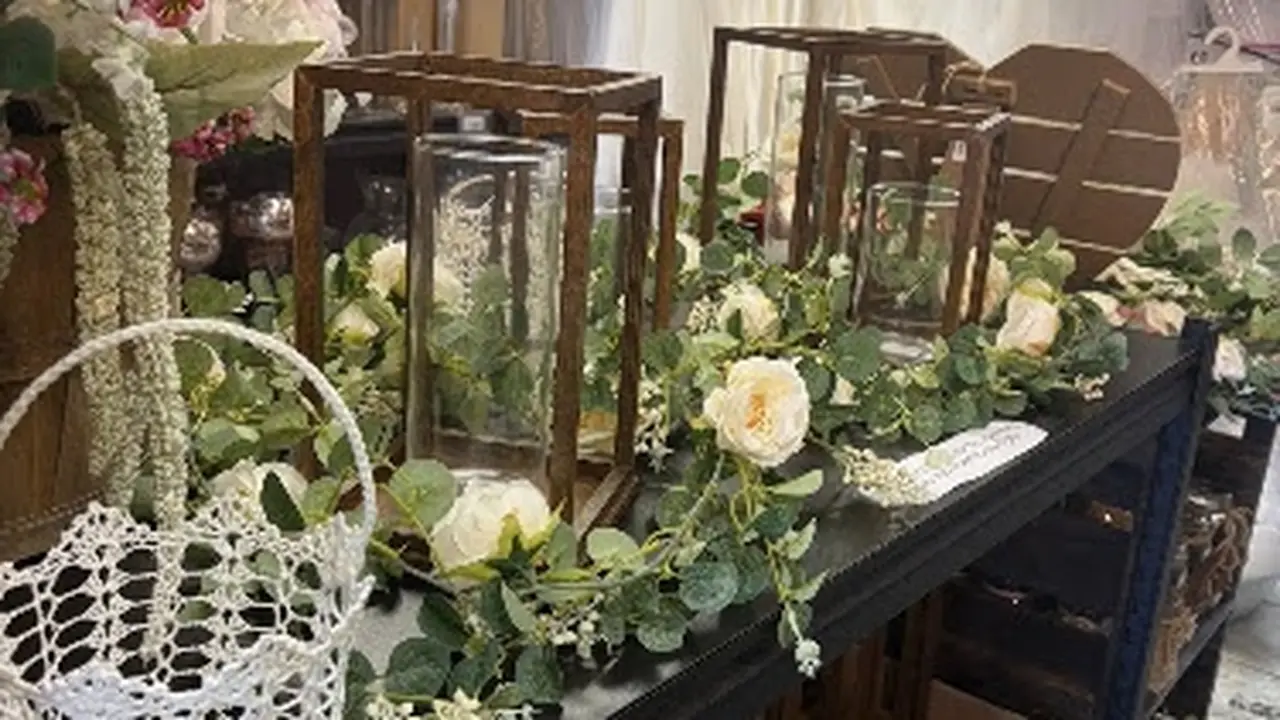 Consignment store in Green Bay, Wisconsin: Bride To Brides