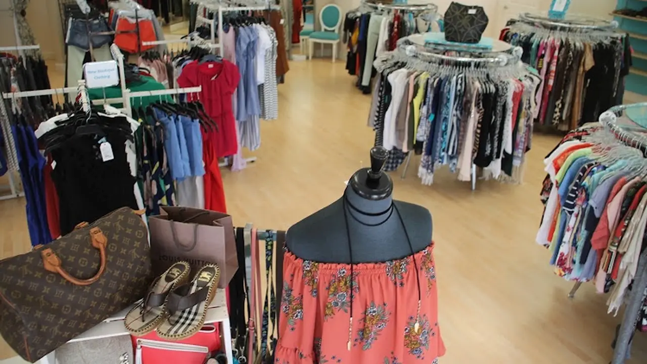 Consignment store in Pearland, Texas: Brooke's Boutique