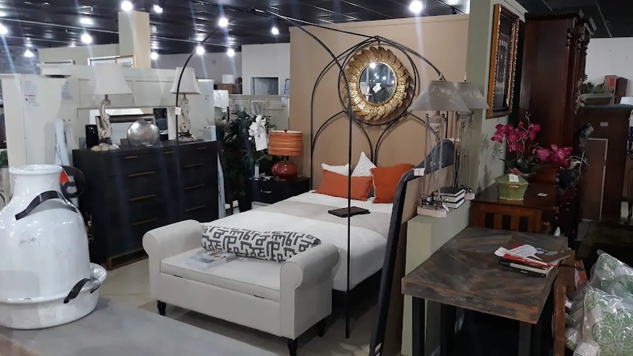 Consignment store in Jacksonville, Florida: Bryson's Furniture Consignment
