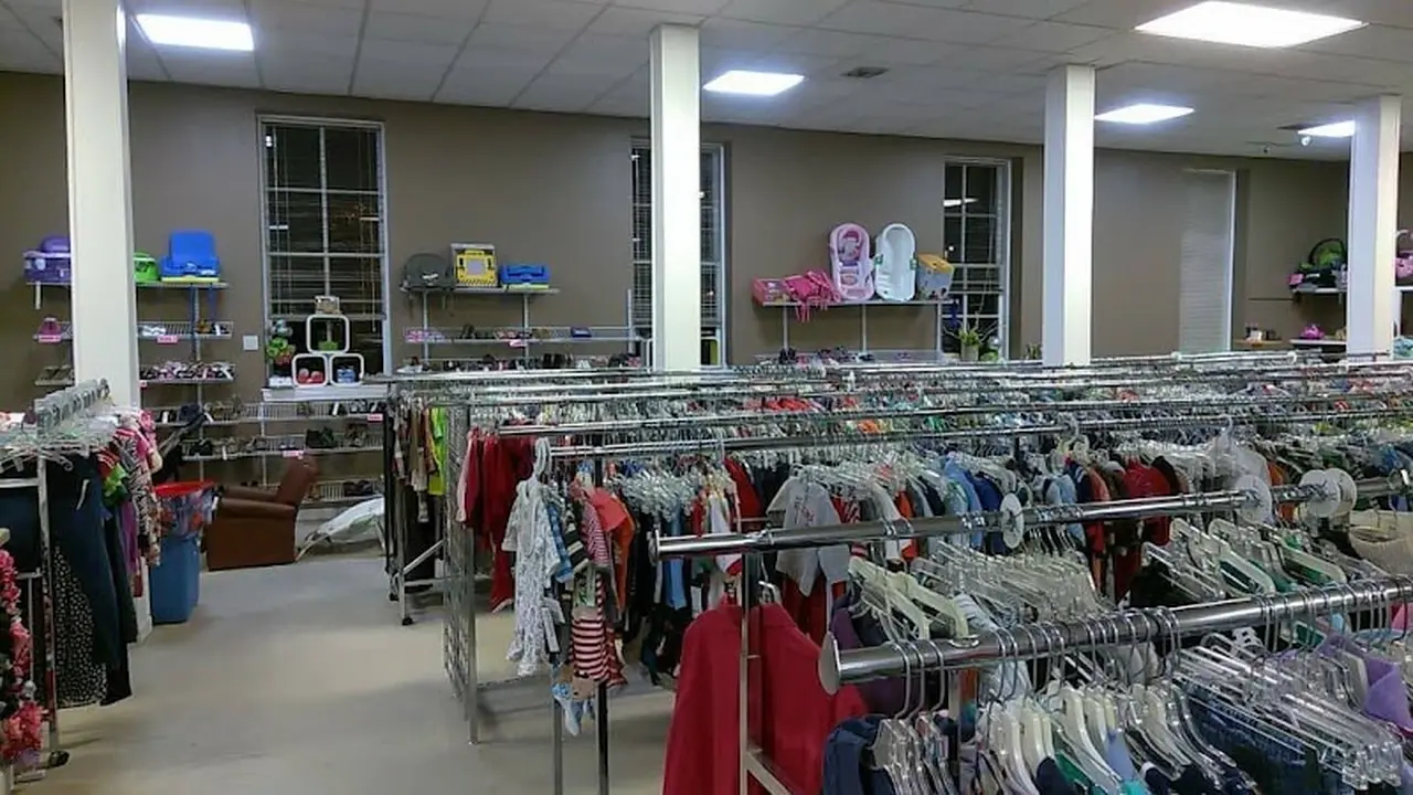 Consignment store in Cullman, Alabama: Bubble Gum & Blue Jeans