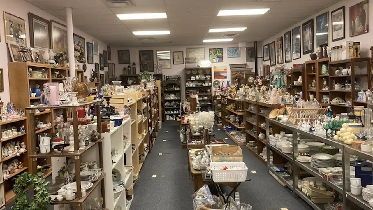 Consignment store in Albuquerque, New Mexico: Bullseye Market Place