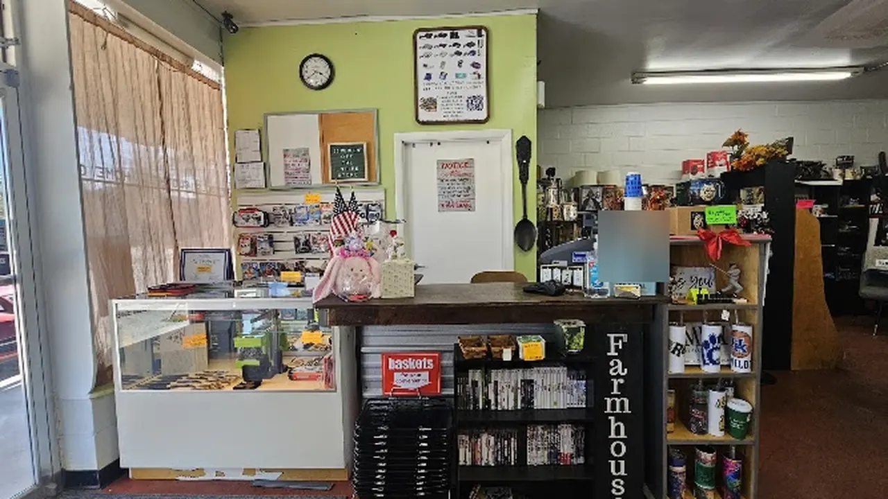 Consignment store in Russellville, Kentucky: Bunch of Stuff Discount and Consignment Store