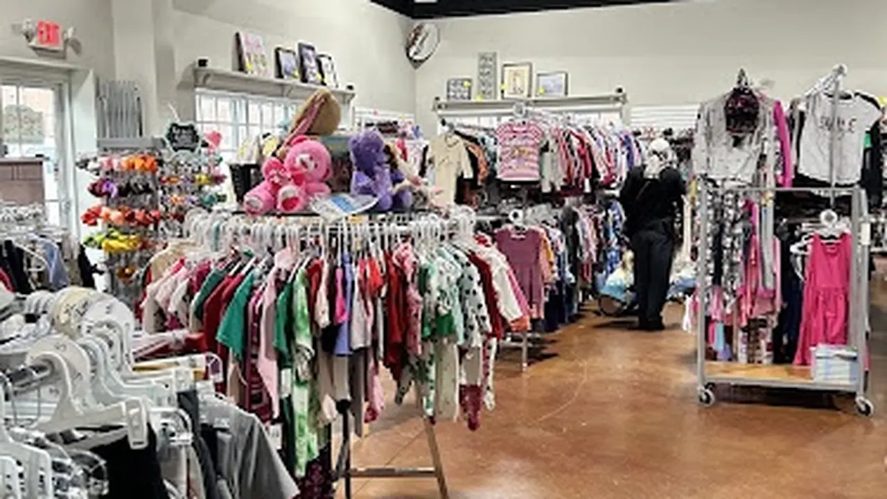 Consignment store in Indian Trail, North Carolina: Butterflies and Bullfrogs