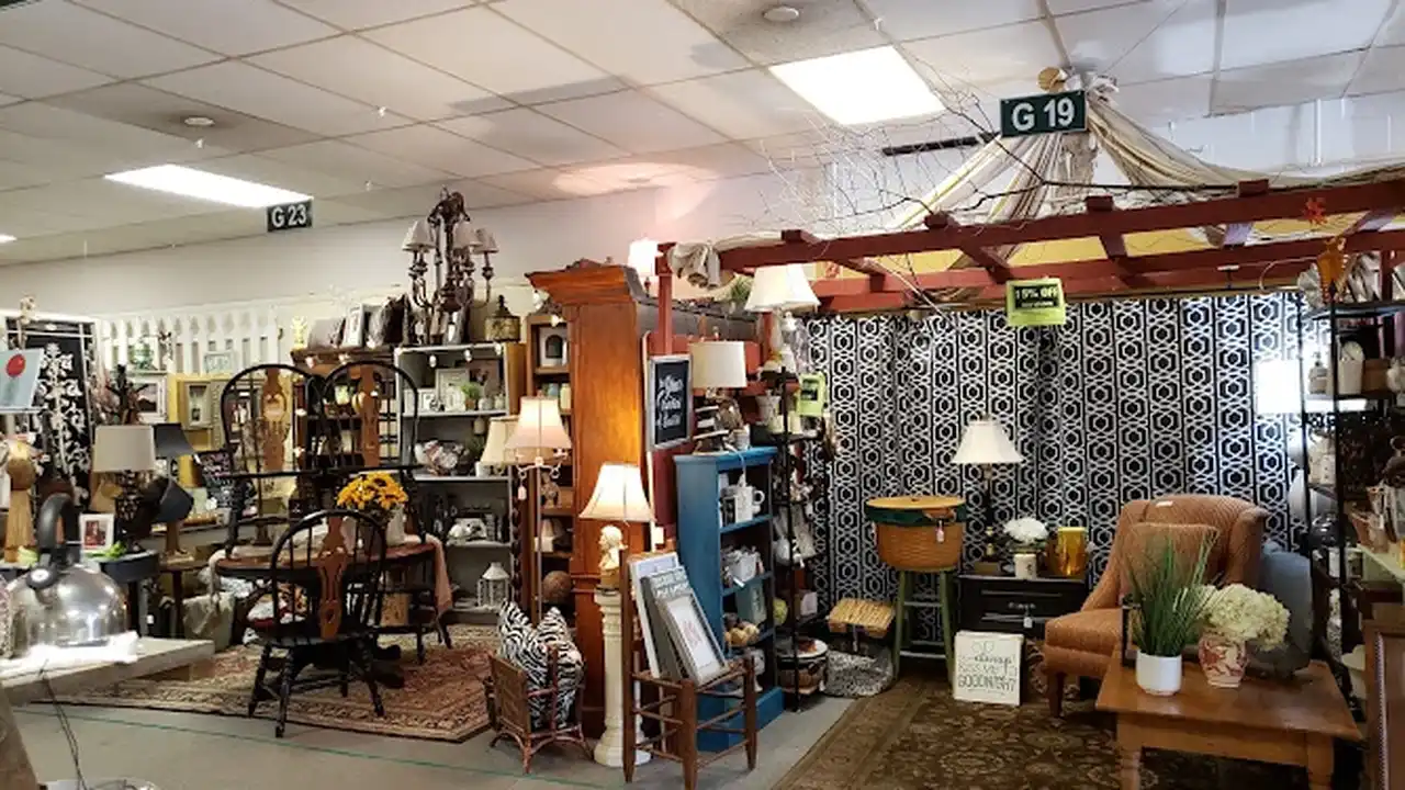 Consignment store in Salem, Virginia: Buy The Season
