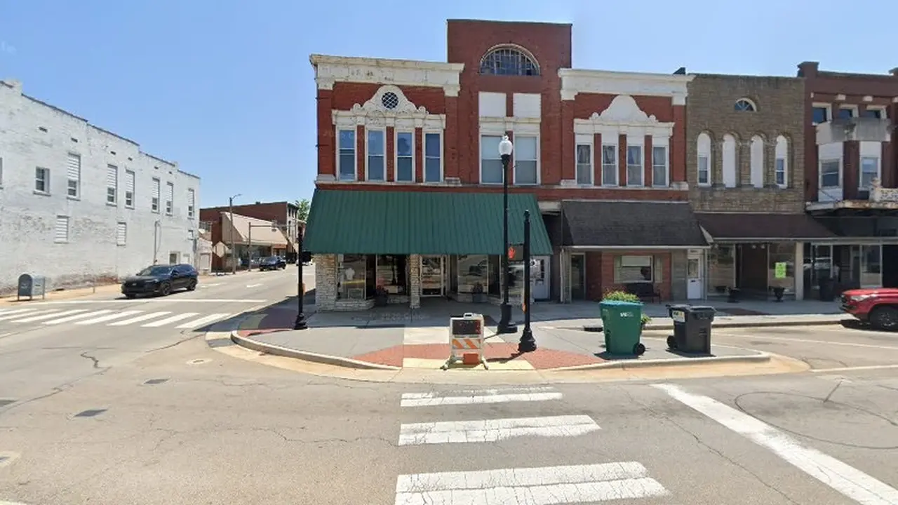 Consignment store in Boonville, Indiana: Camilla's Closet