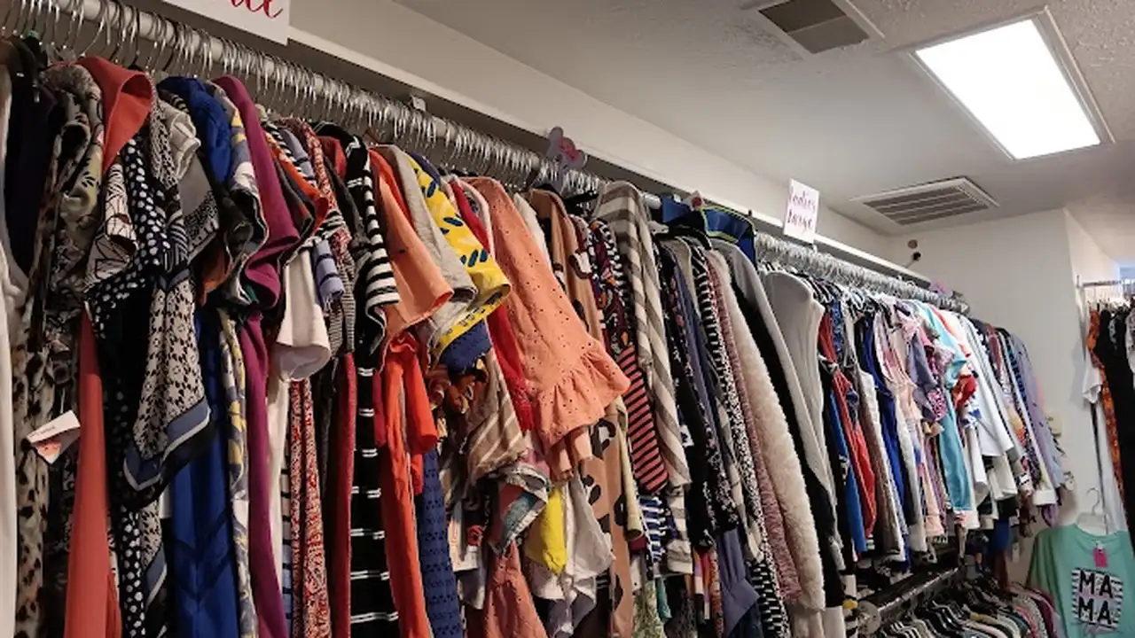Consignment store in Louisville, Kentucky: Castaways Consignment & Gifts