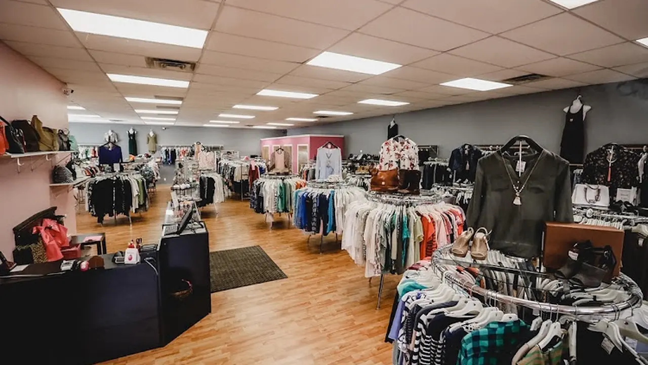Consignment store in Washington, Illinois: Castaways Consignment