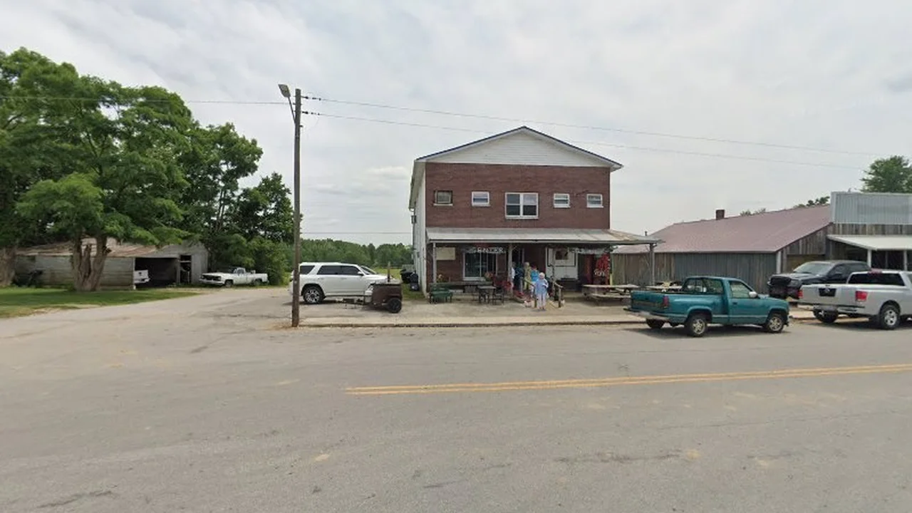 Consignment store in Center, Kentucky: Center of Attention