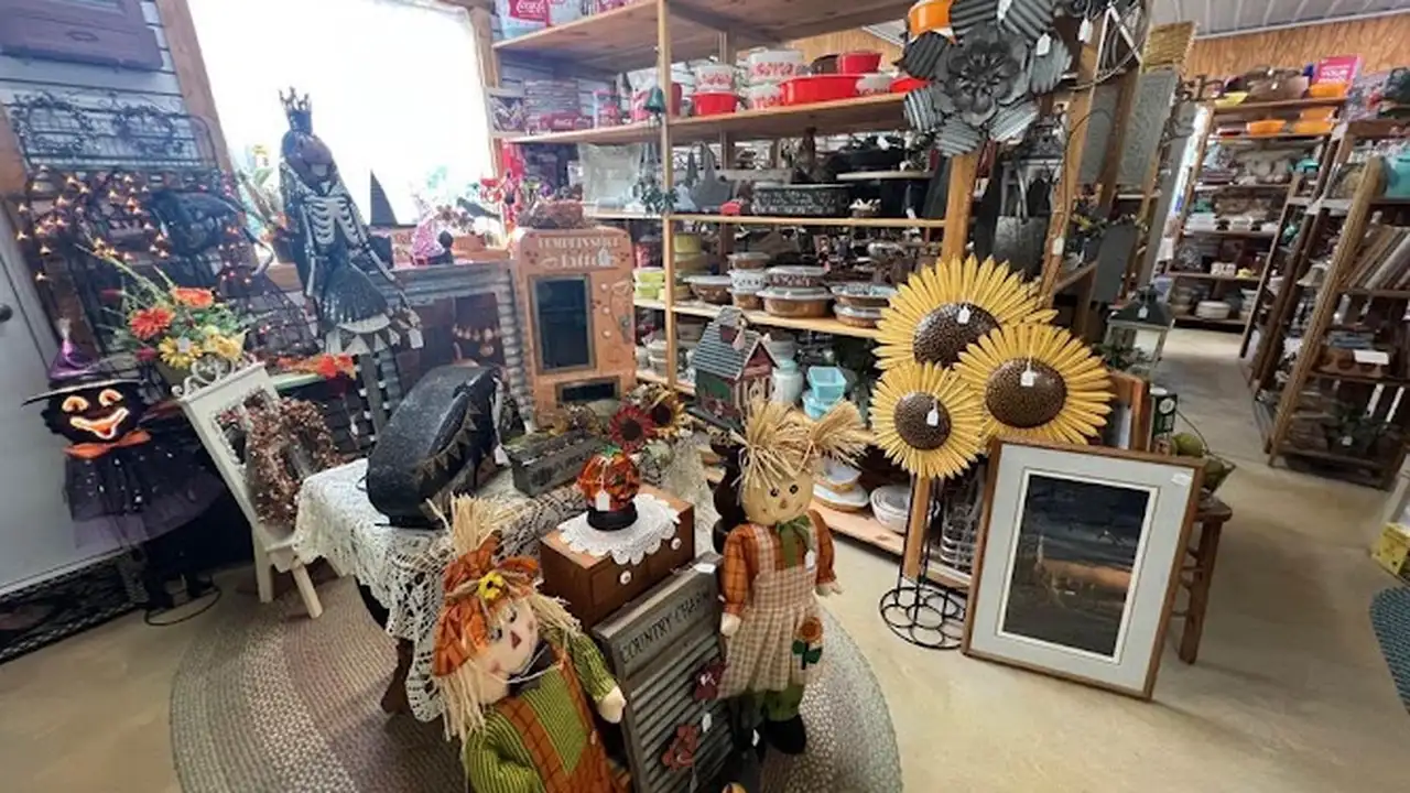 Consignment store in Little Suamico, Wisconsin: Central Sales & Consignment