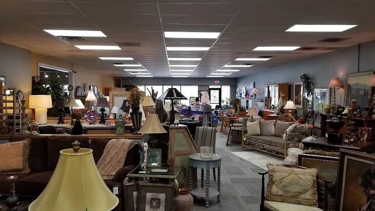 Consignment store in Urbandale, Iowa: Changing Places