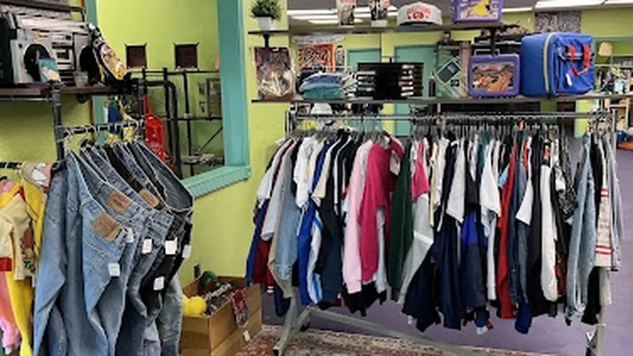 Consignment store in Modesto, California: Chasing Nostalgia