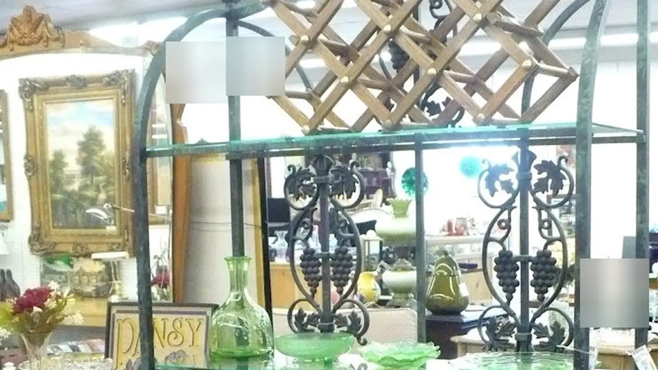 Consignment store in Portland, Maine: Cherished Possessions
