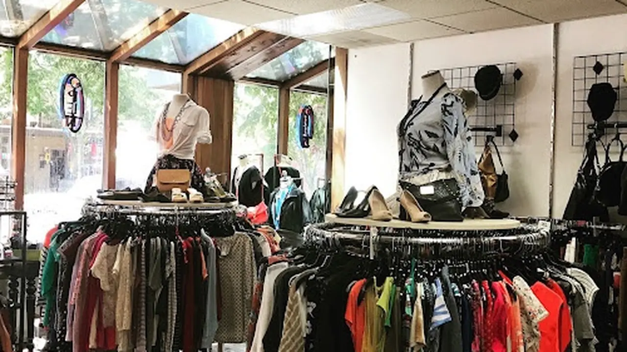 Consignment store in Seattle, Washington: Cherry Consignment