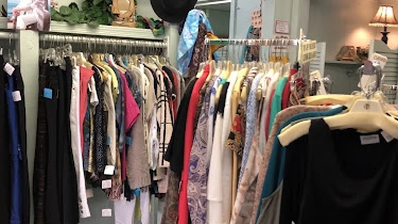 Consignment store in Lake Havasu City, Arizona: Chic Again