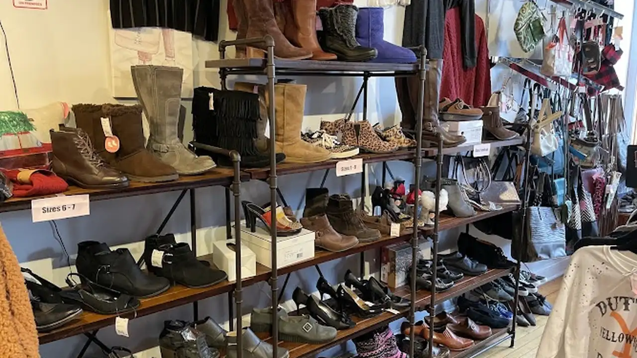 Consignment store in Burlington, Wisconsin: Chic and Unique Consignment & Boutique