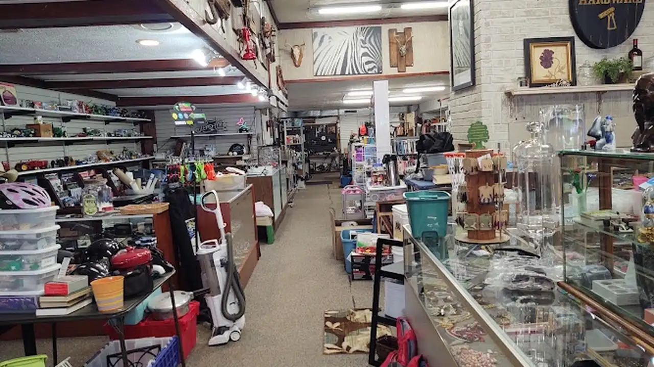 Consignment store in Sand Lake, Michigan: Chosen and Created Co.