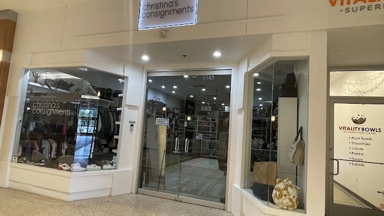 Consignment store in West Bloomfield Township, Michigan: Christinas Consignments